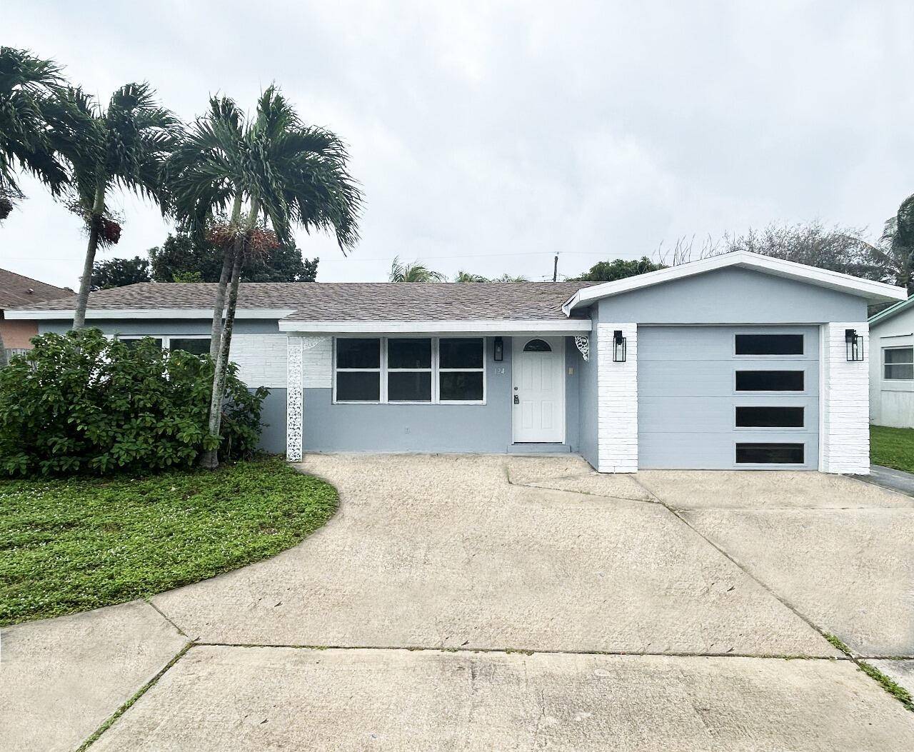 124 SW 12th AVE, Boynton Beach, FL 33435
