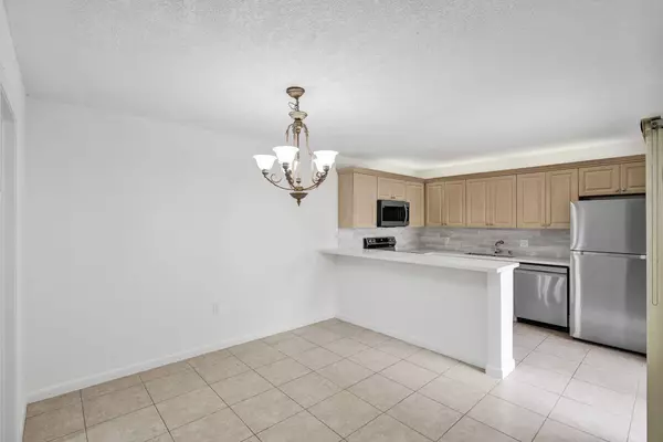 Palm Beach Gardens, FL 33410,721 7th CT