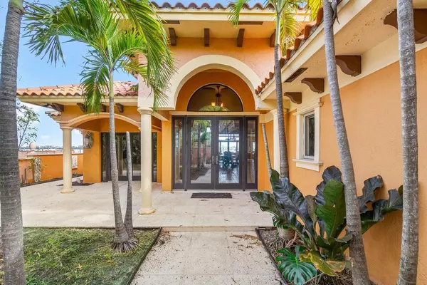 Lake Worth Beach, FL 33460,1 S 18th AVE