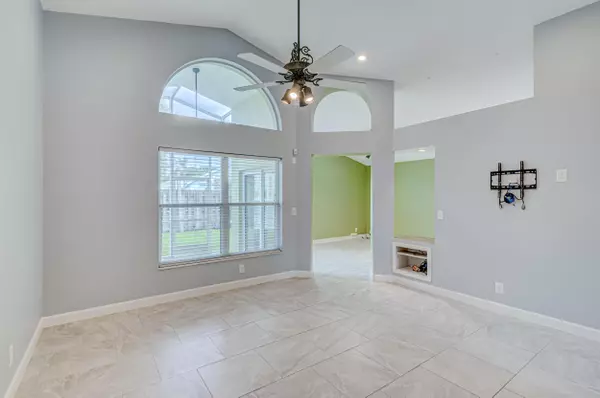 West Palm Beach, FL 33409,2044 Normandy CIR