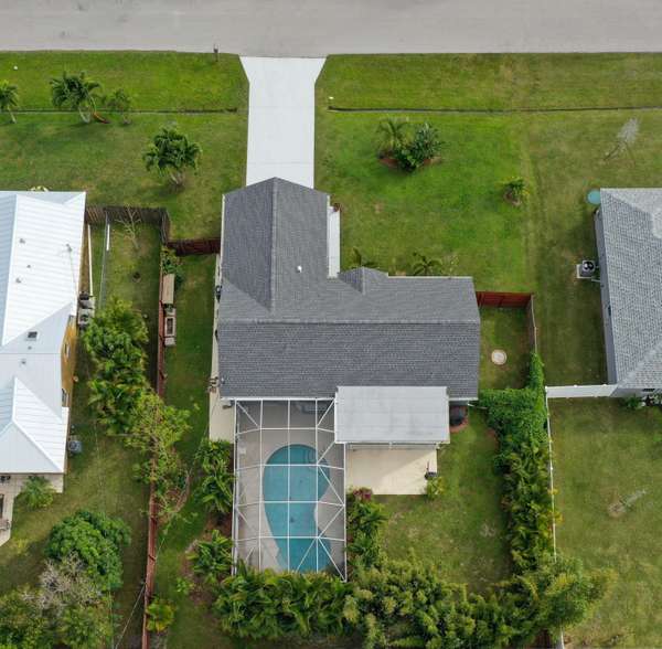 1025 SW Canary TER, Port Saint Lucie, FL 34953