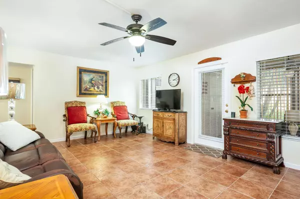 Greenacres, FL 33463,308 Pine Ridge CIR B-1