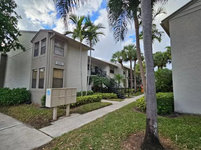 1250 S Military TRL 1611, Deerfield Beach, FL 33442