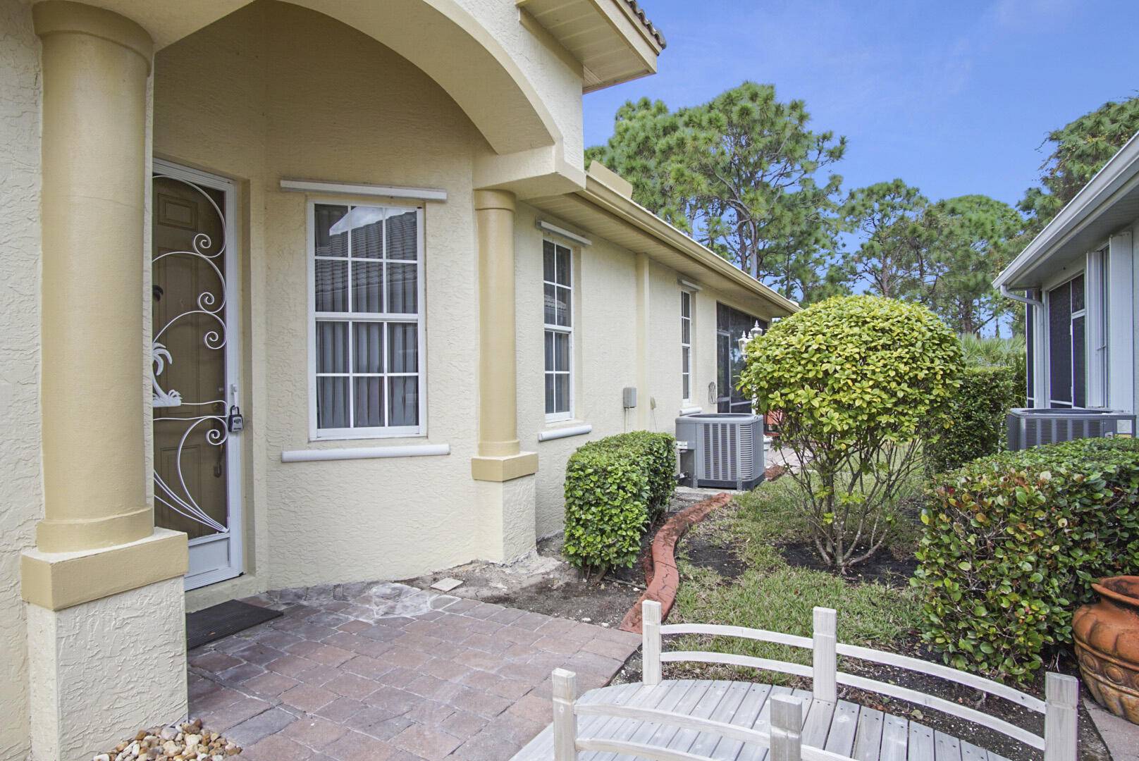 861 NW Red Pine WAY, Jensen Beach, FL 34957