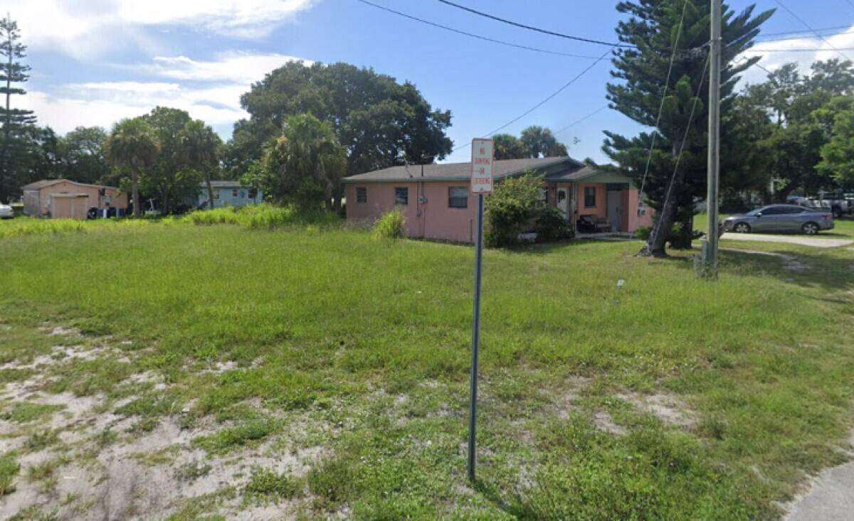 Fort Pierce, FL 34950,18 N St ST