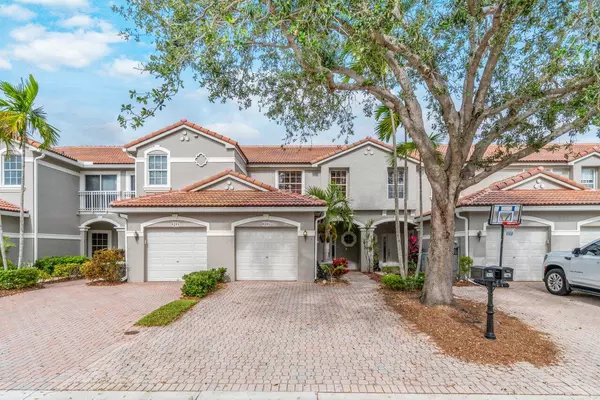 8285 Via Leonessa, Boca Raton, FL 33433