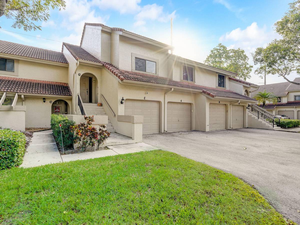 Boca Raton, FL 33486,5650 Coach House CIR G