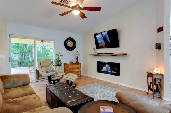 Sebastian, FL 32958,573 Saunders ST