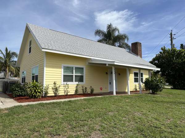 350 SW 13th ST,  Vero Beach,  FL 32962