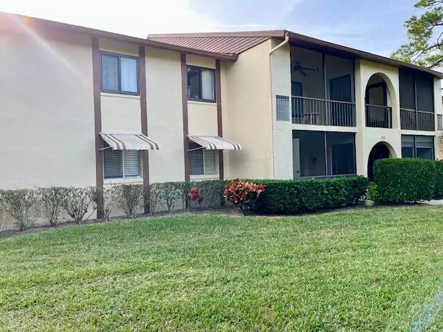 Greenacres, FL 33463,308 Knotty Pine CIR C-1