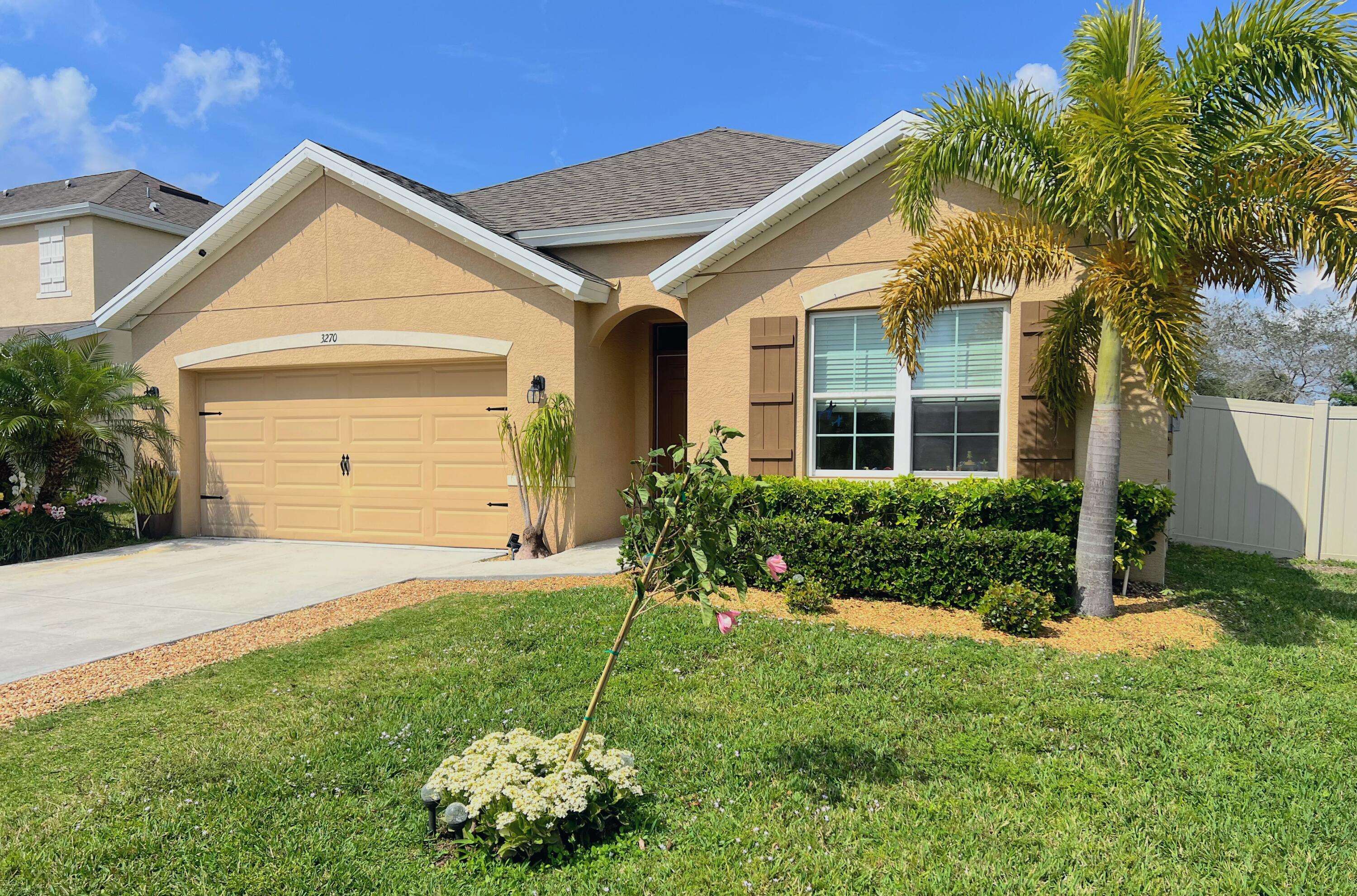 3270 SW Rockport ST, Vero Beach, FL 32968