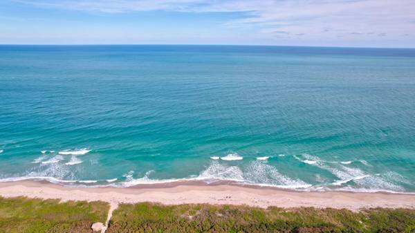 Hutchinson Island, FL 34949,5055 North Highway A1a 705