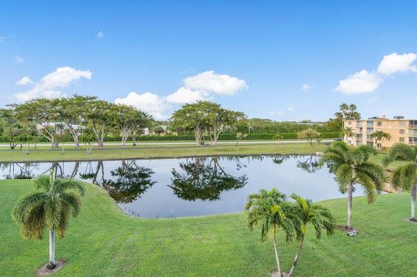 7145 Huntington LN 402, Delray Beach, FL 33446