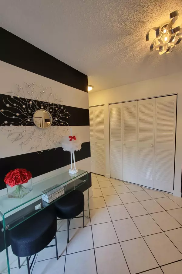 Royal Palm Beach, FL 33411,187 Mastic Tree CT