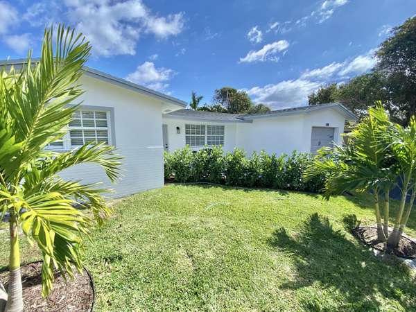 Boca Raton, FL 33432,500 SW 3rd AVE