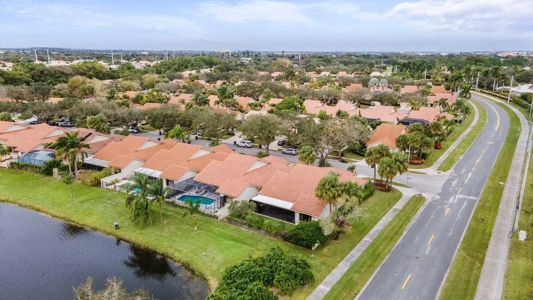 2800 Gettysburg LN, West Palm Beach, FL 33409