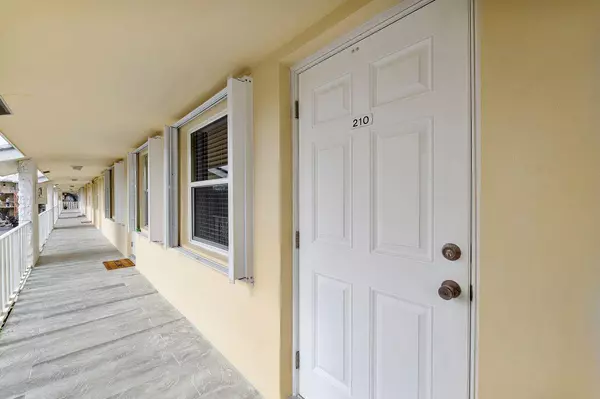 Ocean Ridge, FL 33435,5520 N Ocean BLVD 210