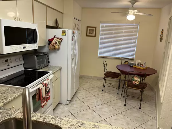 Delray Beach, FL 33446,14475 Strathmore LN #305