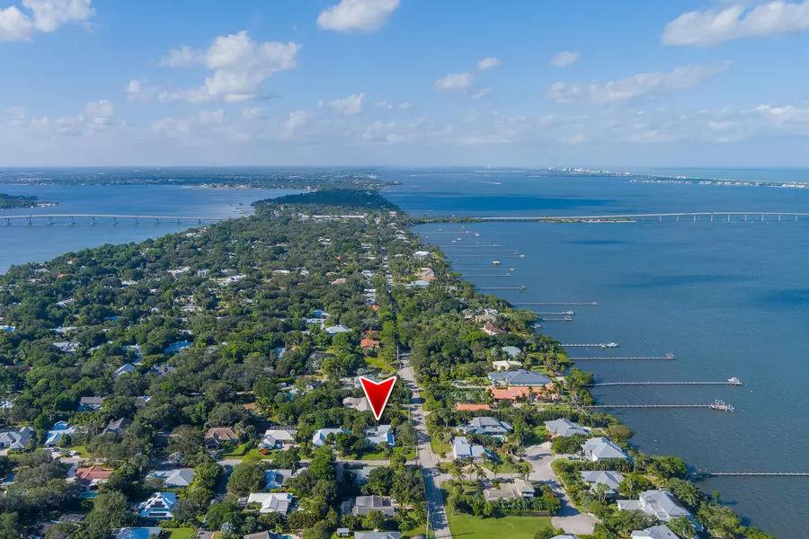 85 S Sewalls Point RD, Sewalls Point, FL 34996