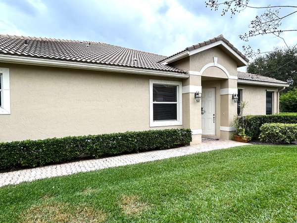 Port Saint Lucie, FL 34986,9509 Crooked Stick LN