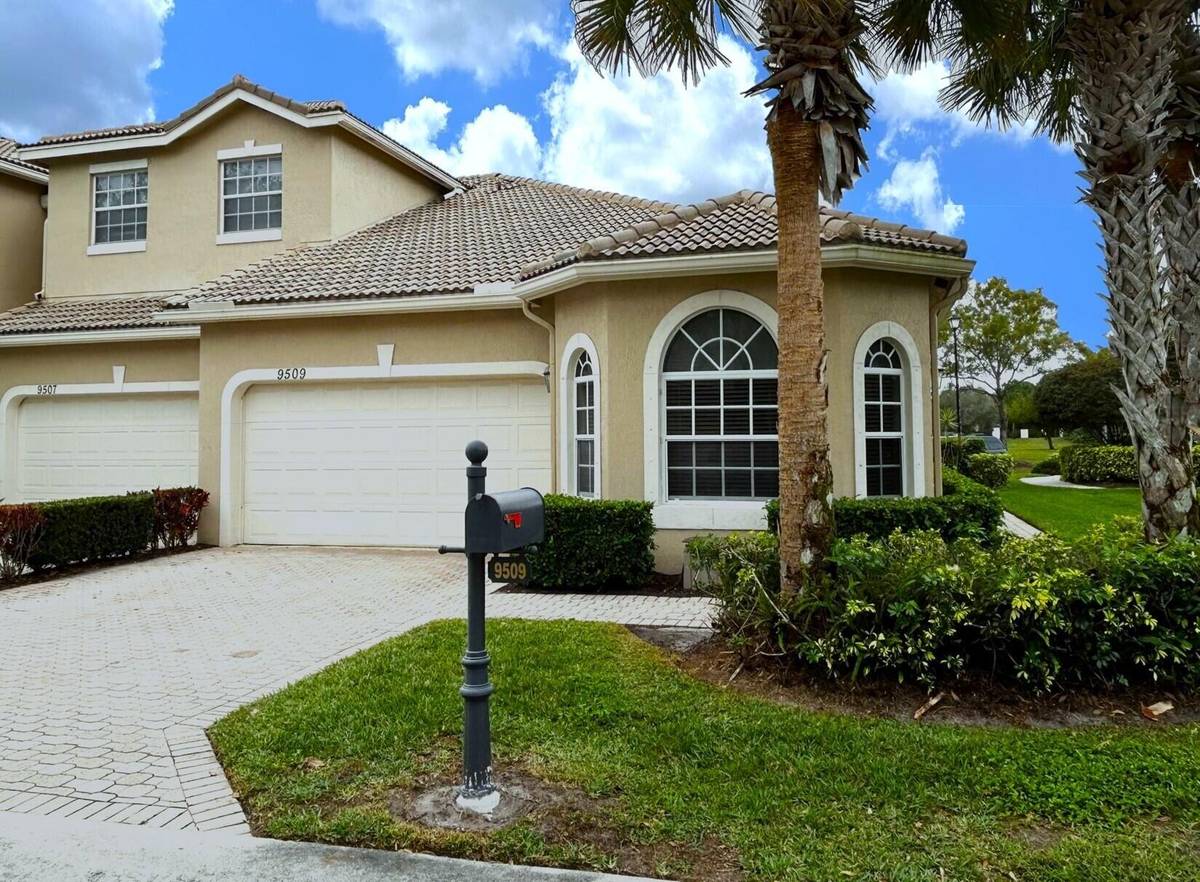 Port Saint Lucie, FL 34986,9509 Crooked Stick LN