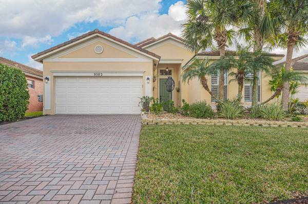 9582 SW Lindale Trace BLVD, Port Saint Lucie, FL 34987