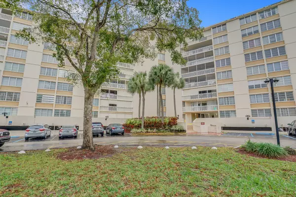 Lauderhill, FL 33319,6911 Environ BLVD 3g
