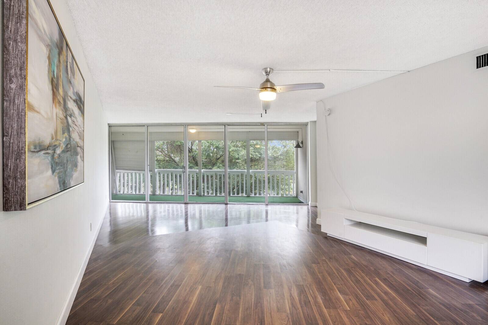 Lauderhill, FL 33319,6911 Environ BLVD 3g