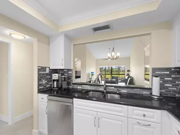 Fort Pierce, FL 34950,9430 Meadowood DR 204