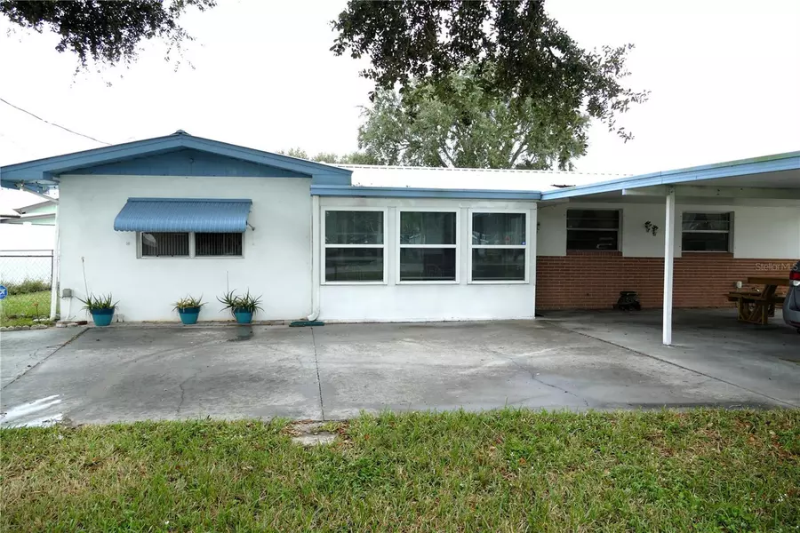 1921 Hunter RD, Okeechobee, FL 34974