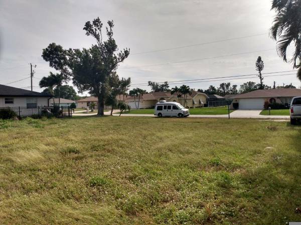 Cape Coral, FL 33990,1727 SE 16th ST Lot 21