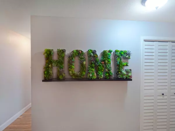 Stuart, FL 34994,509 SW Riverdale ST