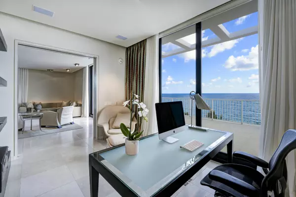 Palm Beach, FL 33480,400 S Ocean BLVD Ph-C