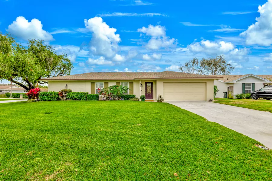 4072 N Jonquil CIR, Palm Beach Gardens, FL 33410