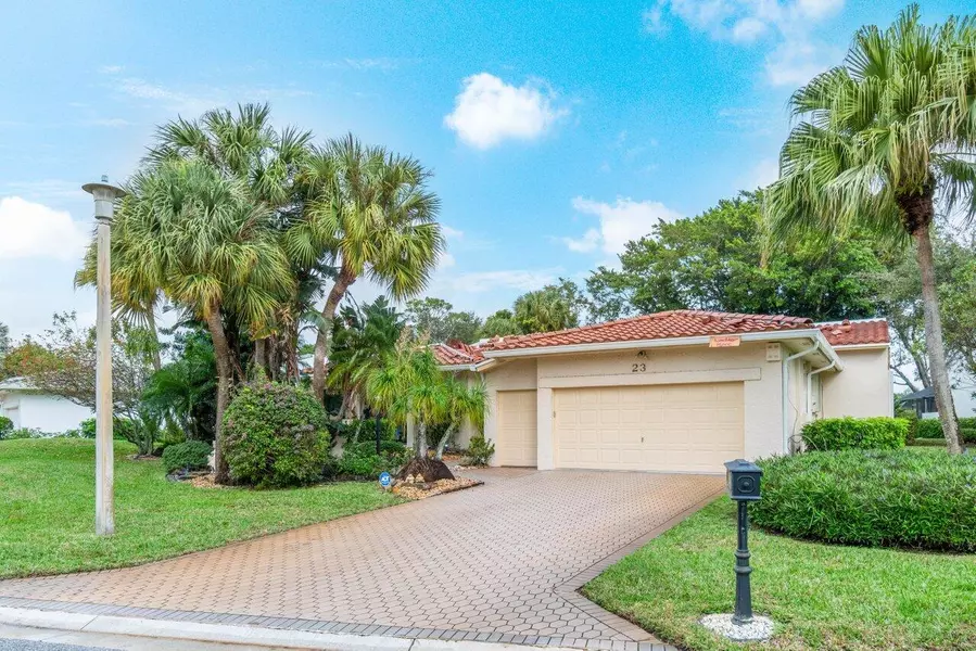 23 Northwoods LN, Boynton Beach, FL 33436