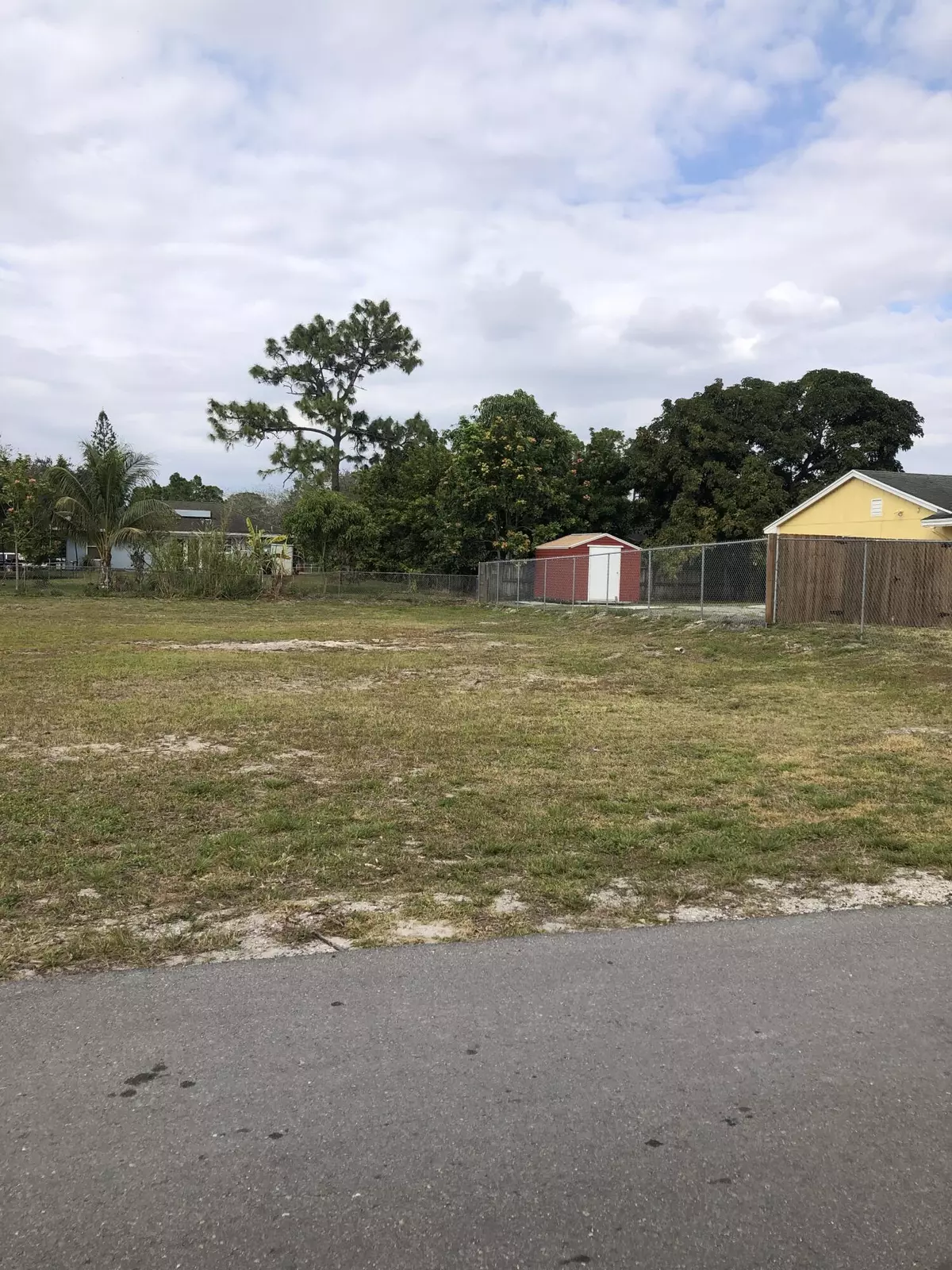 Loxahatchee Groves, FL 33470,15449 Los Angeles DR