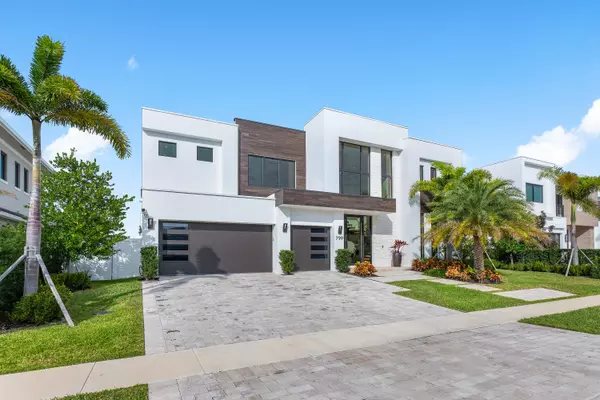 Boca Raton, FL 33487,799 NE 70th ST