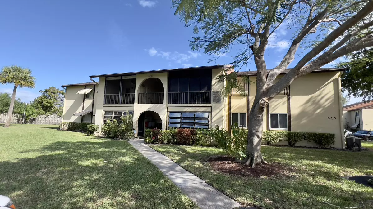 Greenacres, FL 33463,325 Pine Ridge CIR D-2