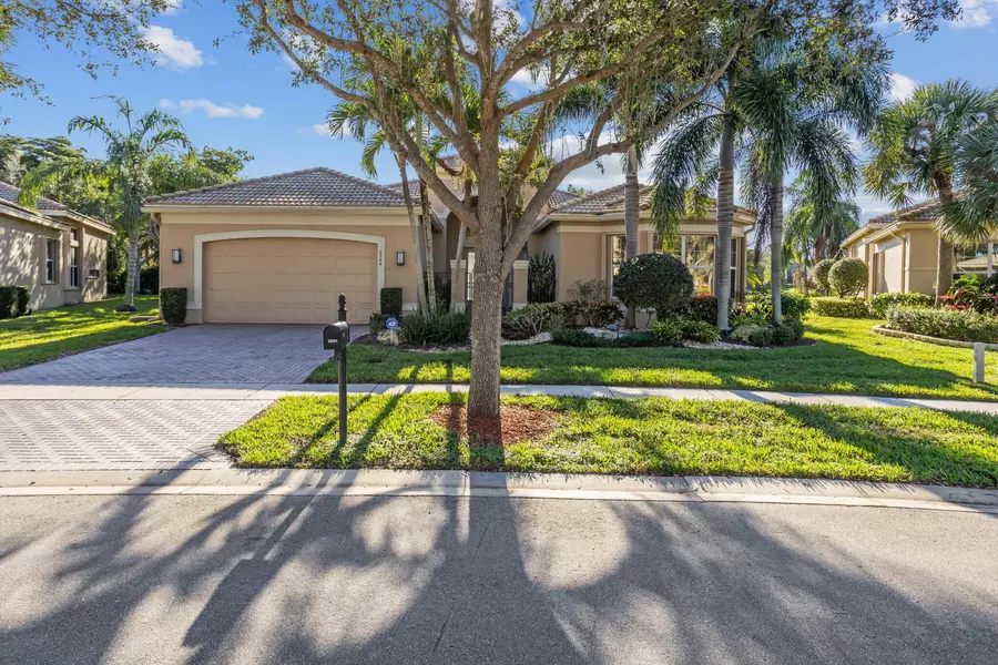 6984 Corning CIR, Boynton Beach, FL 33437