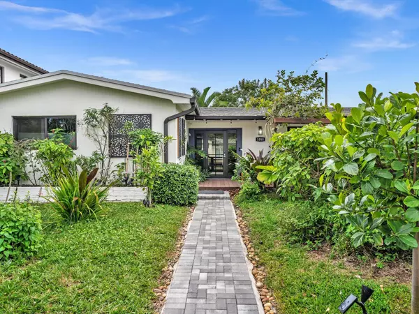 North Miami Beach, FL 33162,1080 NE 180th TER