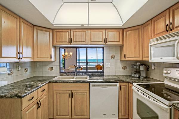 Jensen Beach, FL 34957,9950 S Ocean DR 603