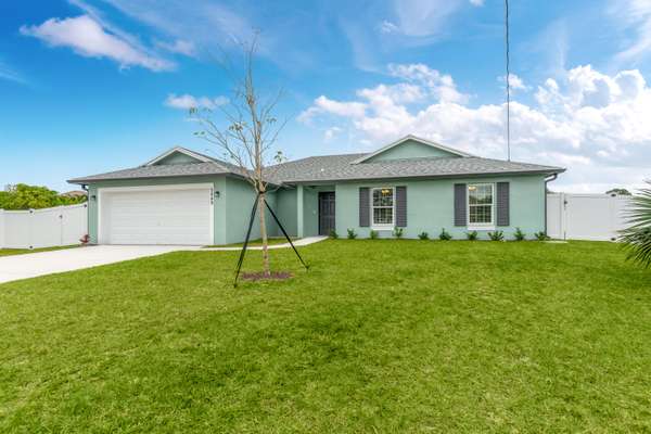 5849 NW Alpha CT, Port Saint Lucie, FL 34986