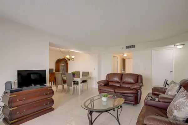 Lake Worth, FL 33467,3465 Via Poinciana 704