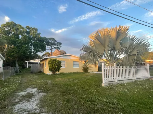 Fort Pierce, FL 34982,948 Kanner DR