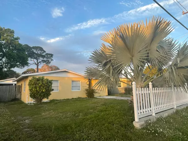 Fort Pierce, FL 34982,948 Kanner DR