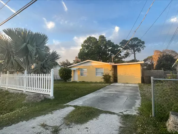 Fort Pierce, FL 34982,948 Kanner DR