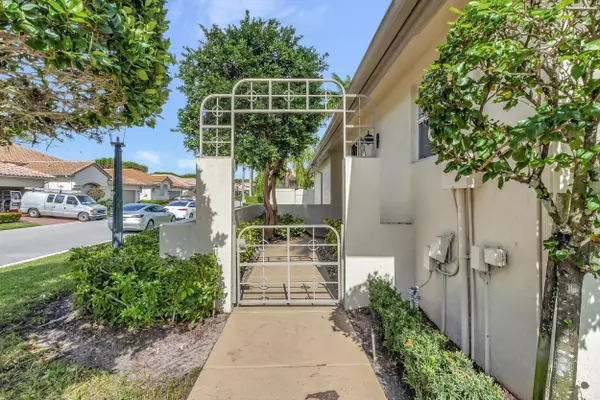 Boca Raton, FL 33496,5169 NW 26th CIR