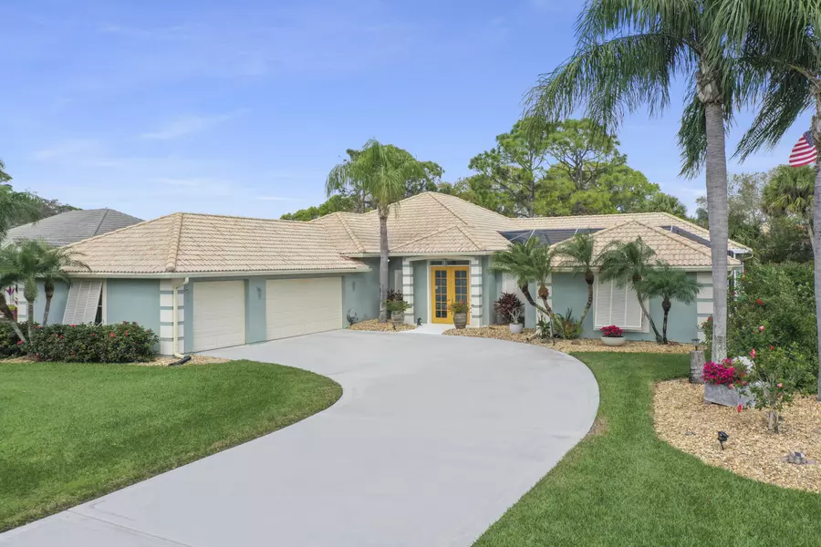 9418 Bunting LN, Fort Pierce, FL 34951