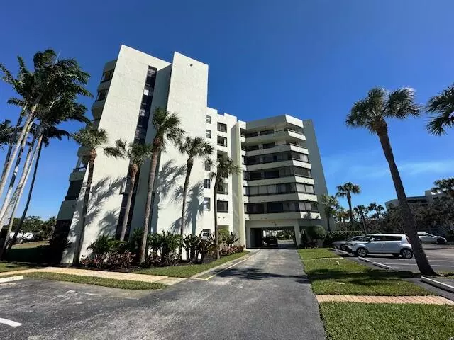 Boca Raton, FL 33433,6463 La Costa DR 303