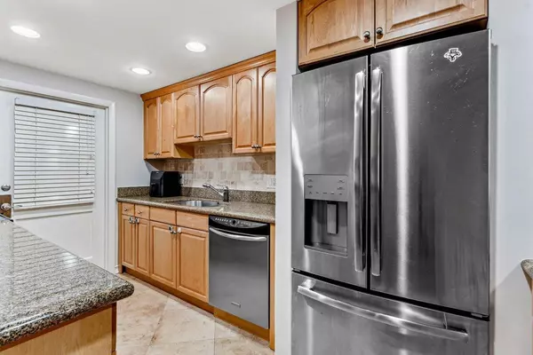 Boca Raton, FL 33432,200 E Royal Palm RD 3120